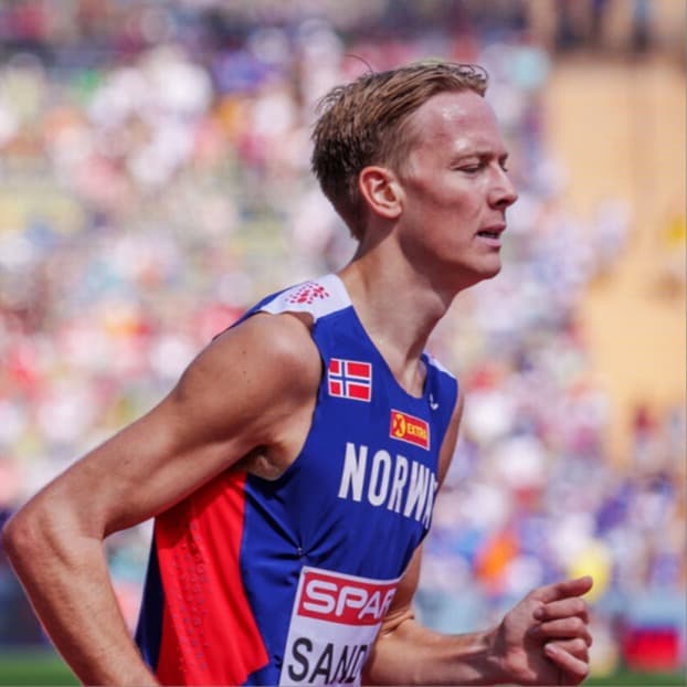 Fredrik i høy fart på bane