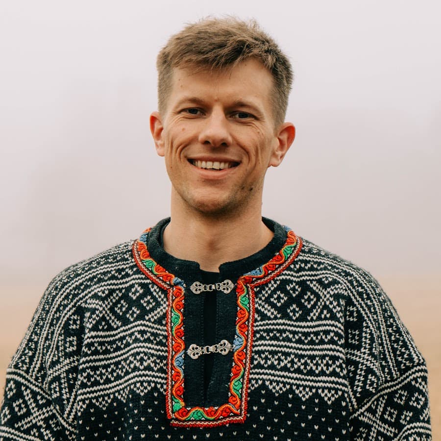 Portrett av Jarand Jansen som smiler